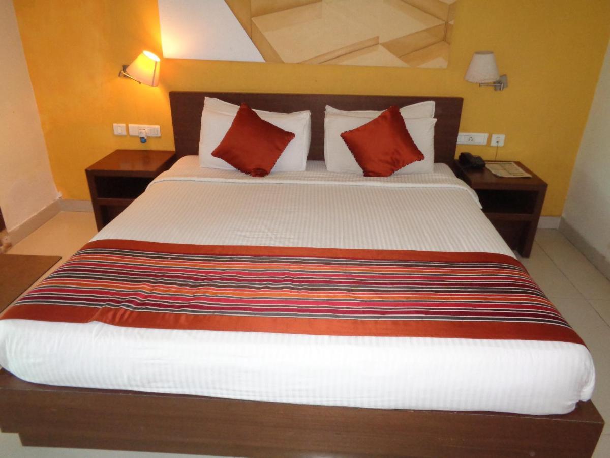Orbit Hotel - Bagdogra Buitenkant foto