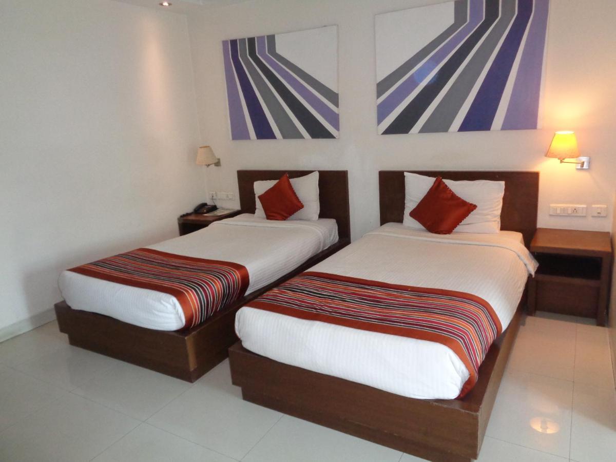 Orbit Hotel - Bagdogra Buitenkant foto