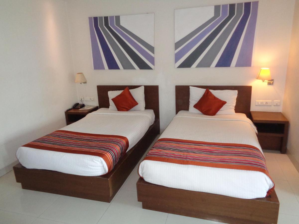 Orbit Hotel - Bagdogra Buitenkant foto