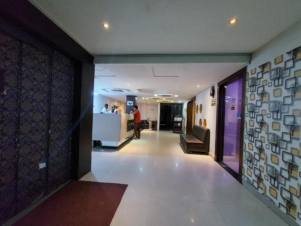 Orbit Hotel - Bagdogra Buitenkant foto