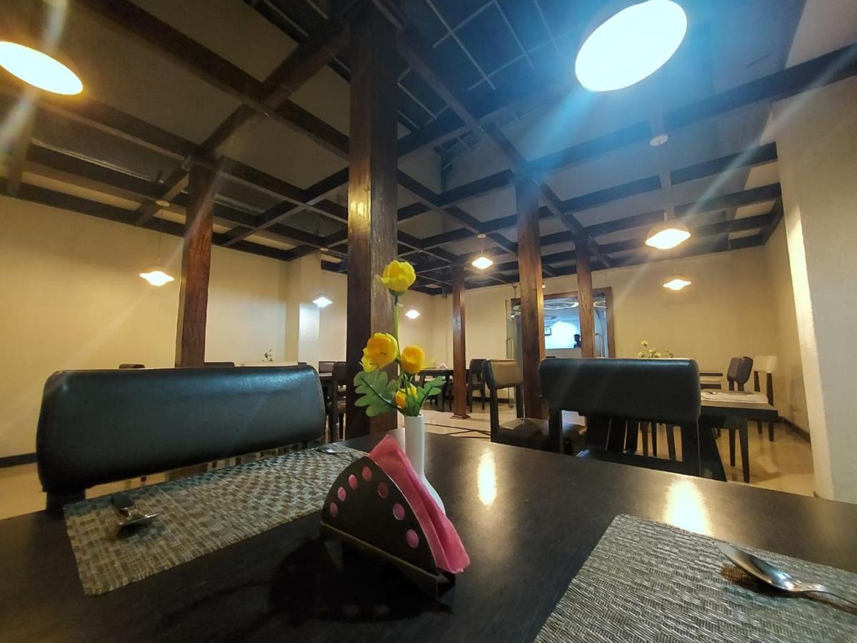 Orbit Hotel - Bagdogra Buitenkant foto