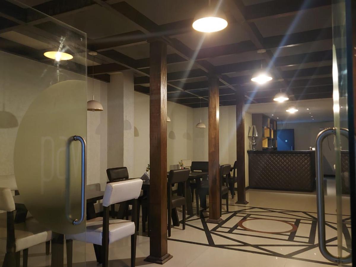 Orbit Hotel - Bagdogra Buitenkant foto