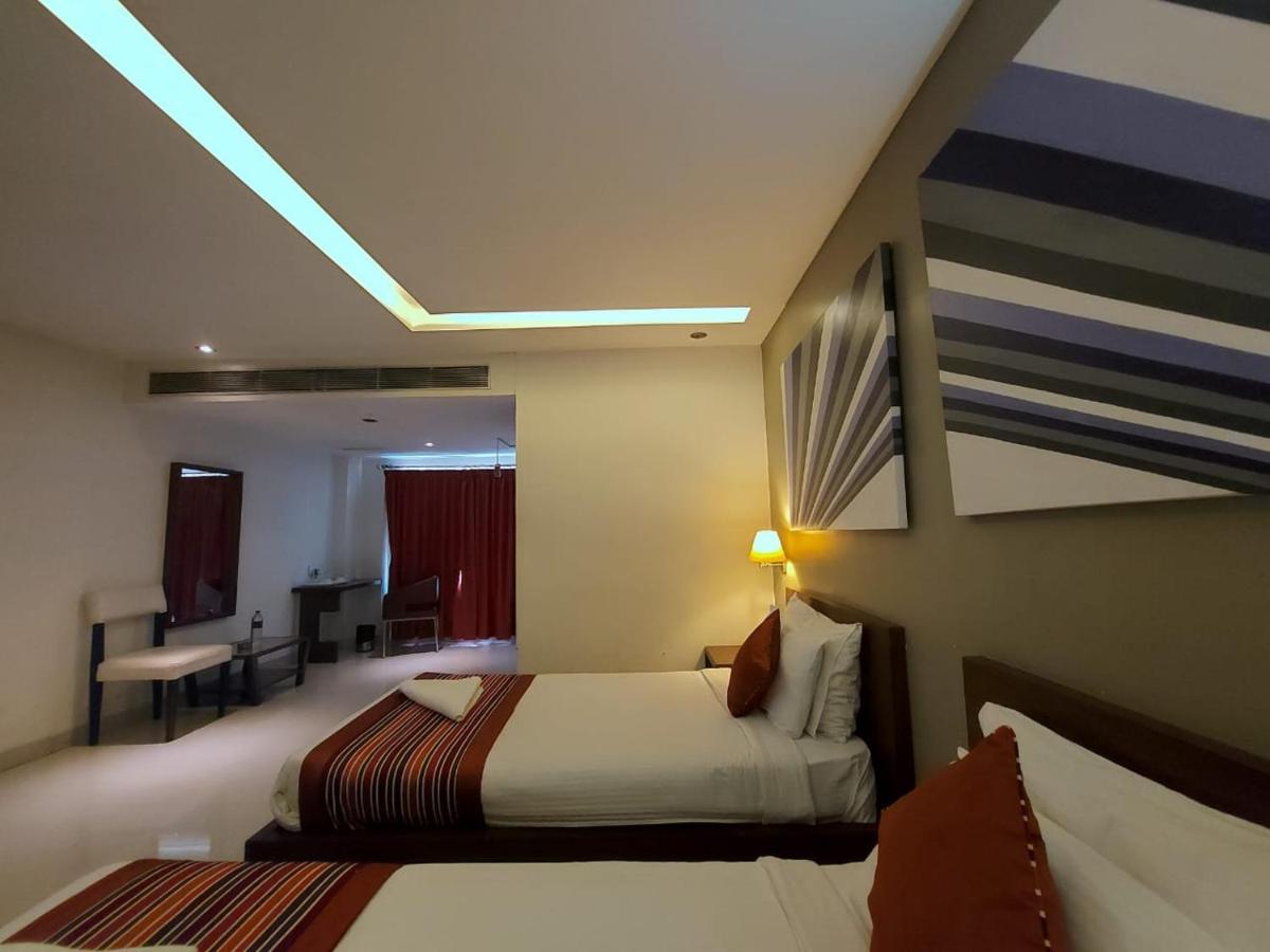 Orbit Hotel - Bagdogra Buitenkant foto