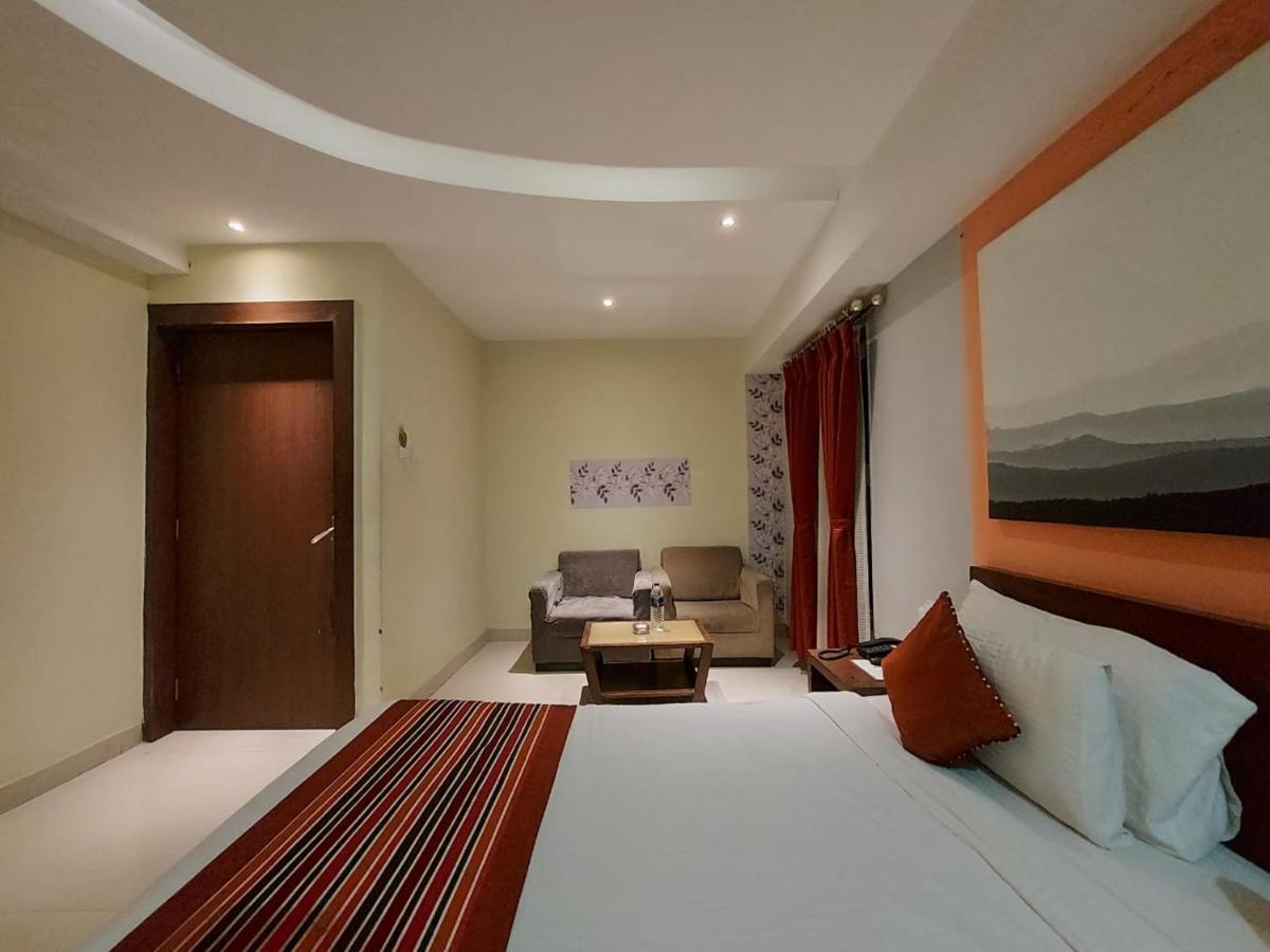 Orbit Hotel - Bagdogra Buitenkant foto