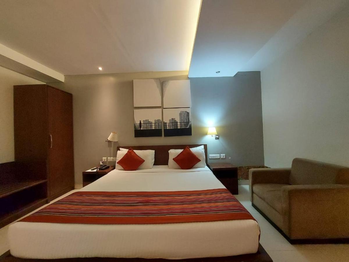 Orbit Hotel - Bagdogra Buitenkant foto