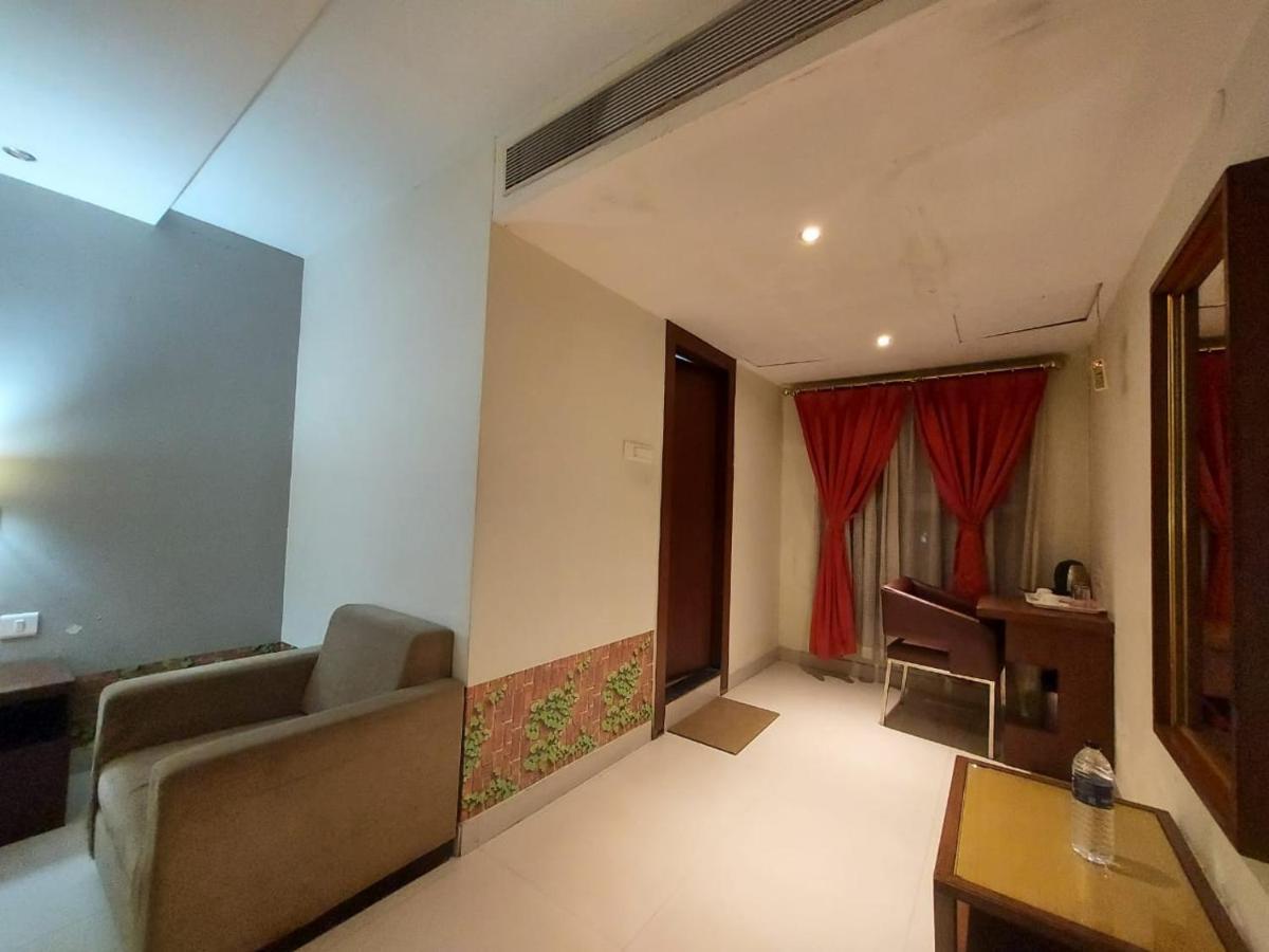 Orbit Hotel - Bagdogra Buitenkant foto