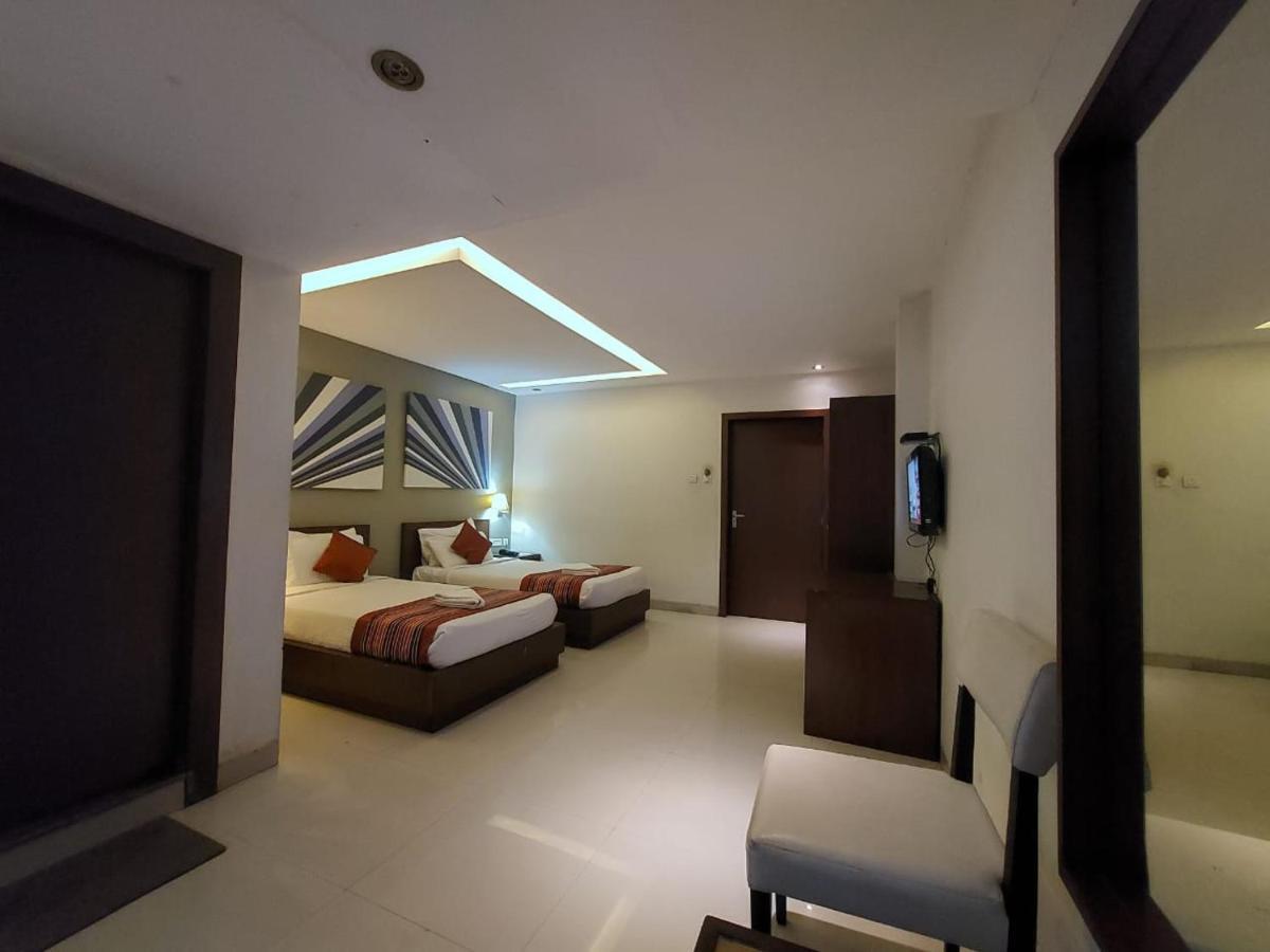 Orbit Hotel - Bagdogra Buitenkant foto